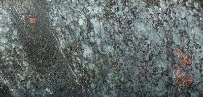 Granat führender Biotitgneis, Kernabschnitt aus 82,7 bis 82,8 m Tiefe
