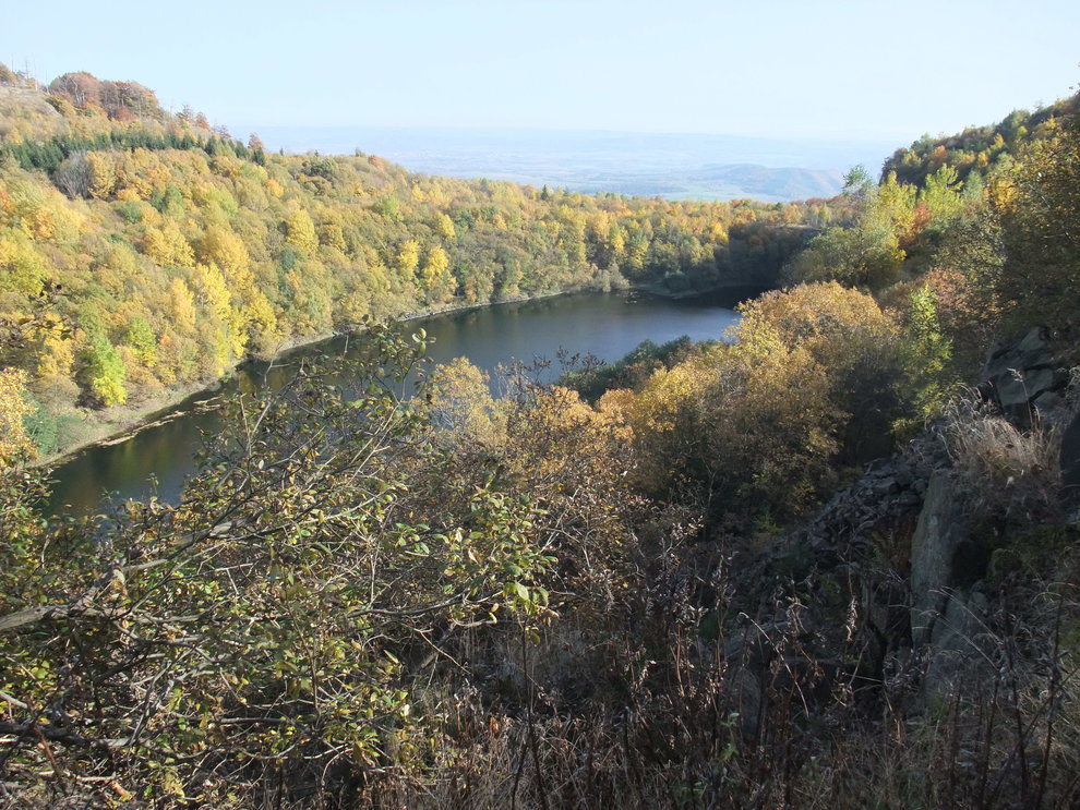 Ehemaliger Braunkohlentagebau mit Kalbesee Ehemaliger Braunkohlentagebau mit Kalbesee