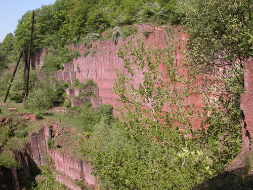 Bild des Steinbruchs Michelnau im Vogelsberg Bild des Steinbruchs Michelnau im Vogelsberg