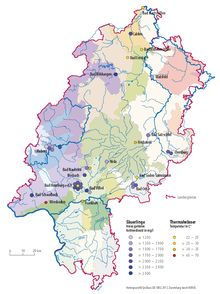 Die Hessenkarte visualisiert das Vorkommen von sogenannten Säuerlingen und Thermalwässern in den hydrogeologischen Teilräumen Hessens. Säuerlinge sind durch einen Gehalt an freiem Kohlendioxid größer 1000 Milligramm pro Liter gekennzeichnet, Thermalwässer weisen eine Temperatur größer 20 Grad Celsius auf. Säuerlinge höherer Konzentrationen finden sich beispielsweise im Raum um Bad Homburg und Bad Vilbel, aber auch in Bad Orb, Bad Salzschlirf, Malsfeld, Ebersburg, Bad Schwalbach, Löhnberg, Bad Wildungen und Calden sind Säuerlingen vorhanden. In Wiesbaden befindet sich das Thermalwasser mit der höchsten Temperatur in Hessen. Daneben gibt es auch in Frankfurt, Bad Nauheim, Herbstein, Bad Emstal und Bad Wilhelmshöhe Thermalwasservorkommen.