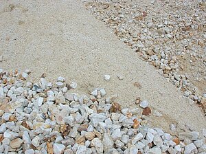Sande und Kiese unterschiedlichster Korngröße und Kornform
