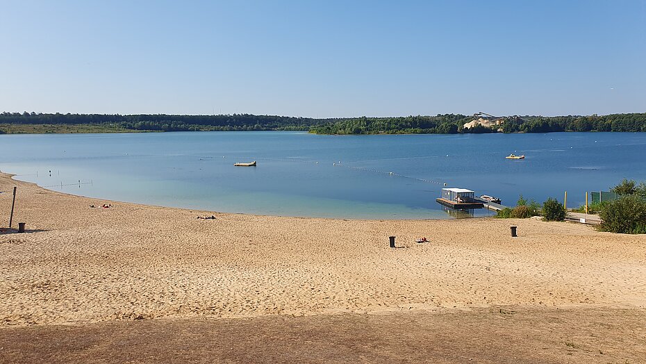 See mit Badestrand.