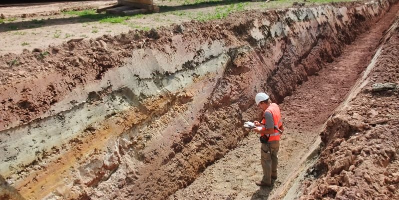 Geologe bei der Arbeit