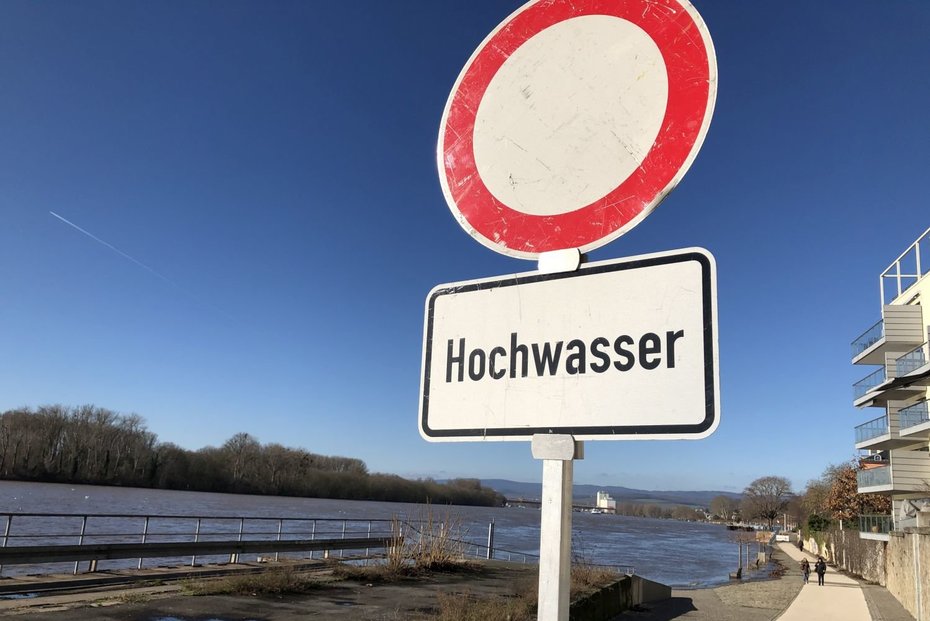 Hochwasser Warnschild